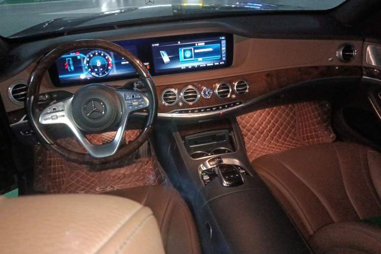 Used Mercedes-Benz S-Class 2018 S 350 L Center Console