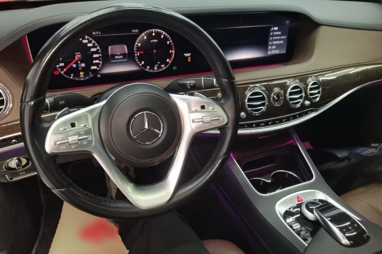 Used Mercedes-Benz S-Class 2018 S 320 L Center Console