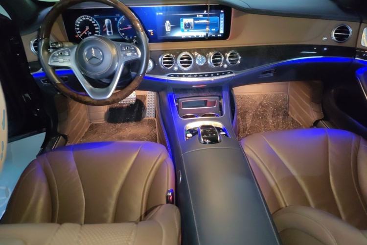 Used Mercedes-Benz S-Class 2018 S 450 L 4MATIC Excellence Special Edition Center Console