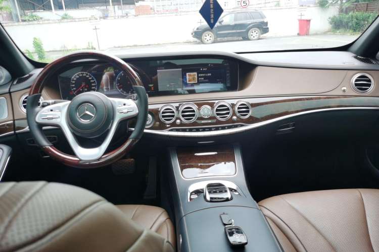 Used Mercedes-Benz S-Class 2018 S 450 L Center Console