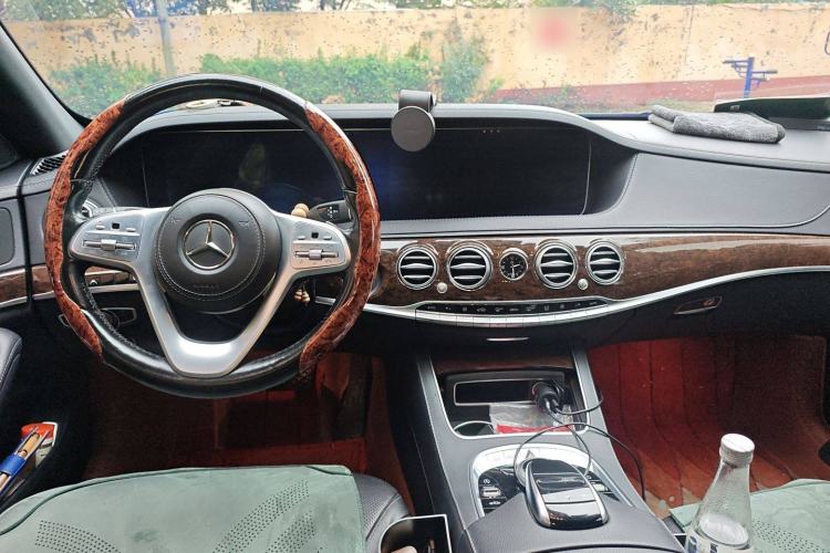 Used Mercedes-Benz S-Class 2018 S 320 L Center Console