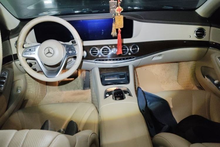 Used Mercedes-Benz S-Class 2018 S 320 L Center Console