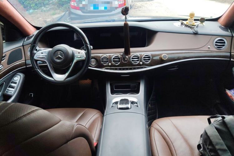 Used Mercedes-Benz S-Class 2018 S 320 L Center Console