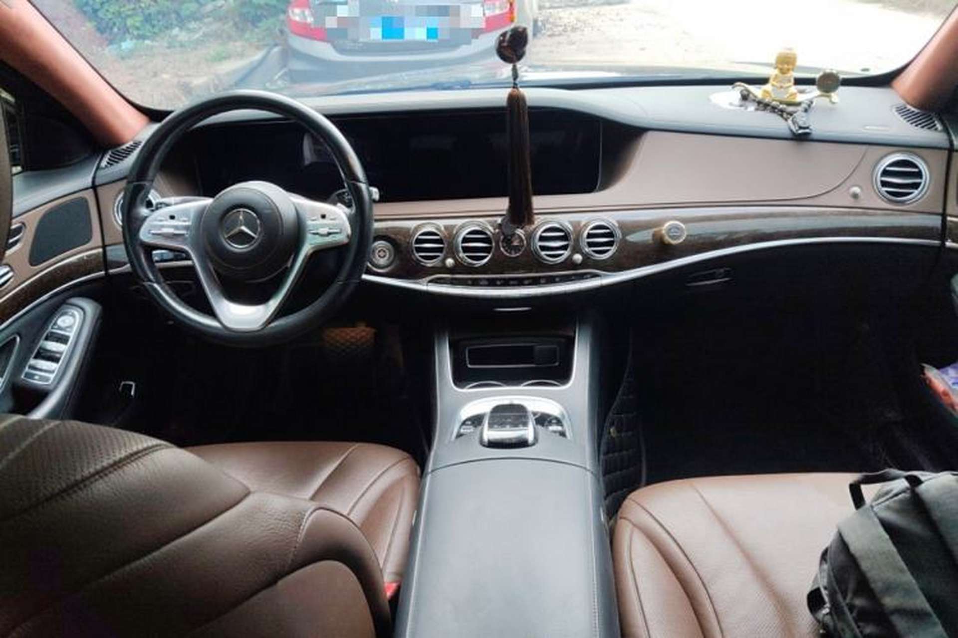 Used Mercedes-Benz S-Class 2018 S 320 L Center Console