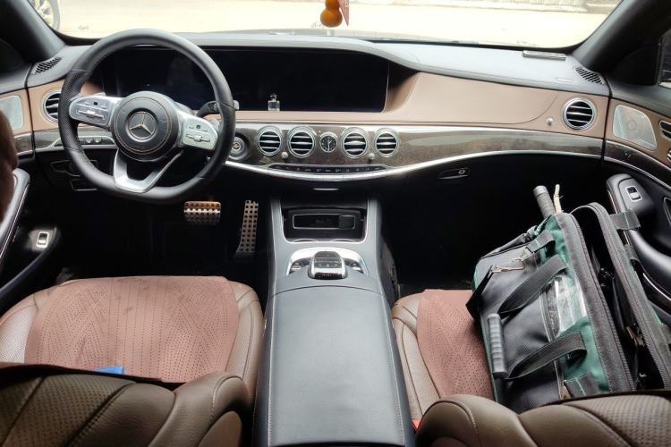 Used Mercedes-Benz S-Class 2018 S 450 L 4MATIC Center Console