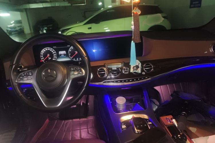 Used Mercedes-Benz S-Class 2018 S 320 L Center Console
