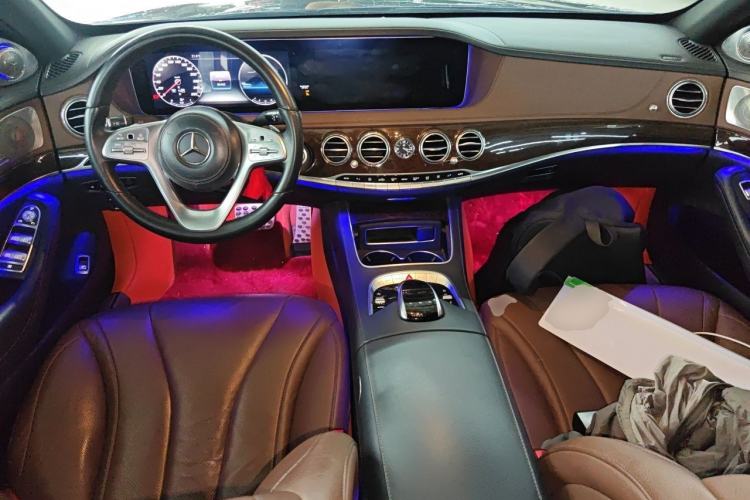 Used Mercedes-Benz S-Class 2018 S 320 L Center Console