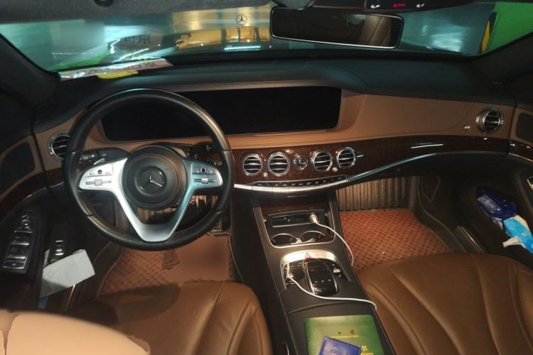 Used Mercedes-Benz S-Class 2018 S 320 L Center Console