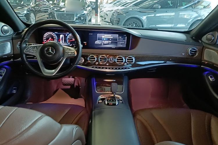 Used Mercedes-Benz S-Class 2018 S 320 L Center Console