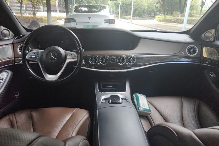 Used Mercedes-Benz S-Class 2018 S 320 L Center Console