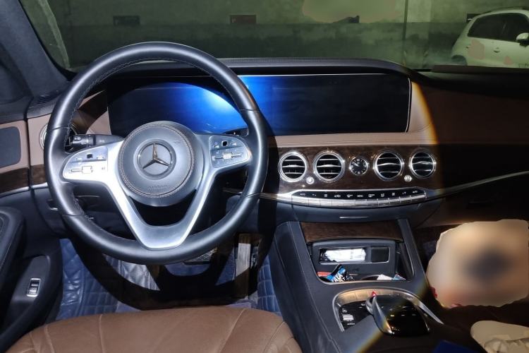 Used Mercedes-Benz S-Class 2018 S 320 L Center Console
