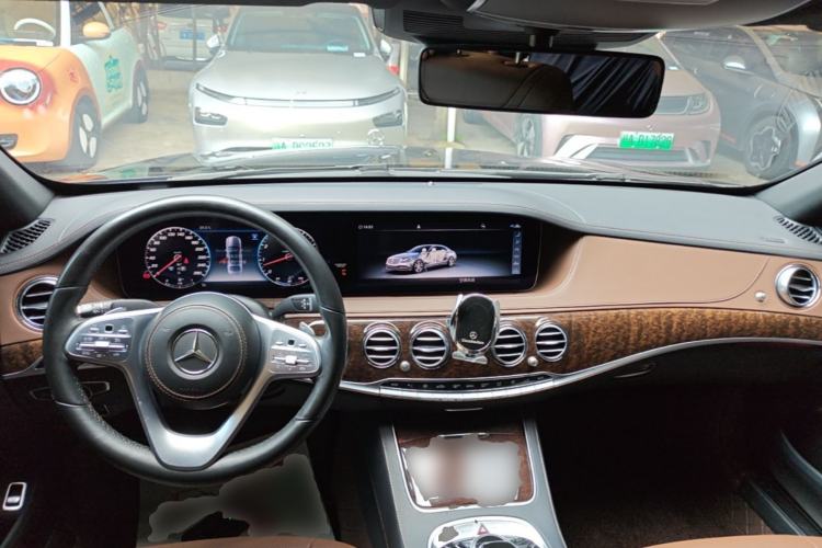 Used Mercedes-Benz S-Class 2018 S 320 L Center Console