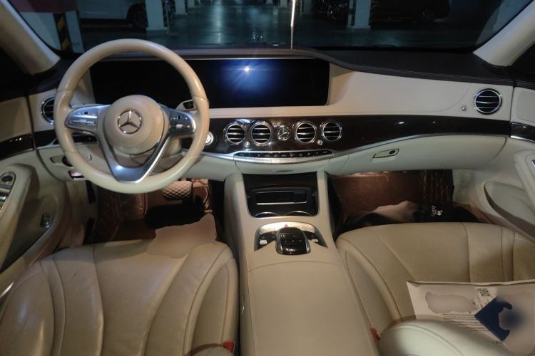 Used Mercedes-Benz S-Class 2018 S 320 L Center Console