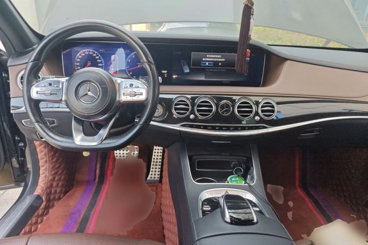 Used Mercedes-Benz S-Class 2018 S 450 L 4MATIC Excellence Special Edition Center Console