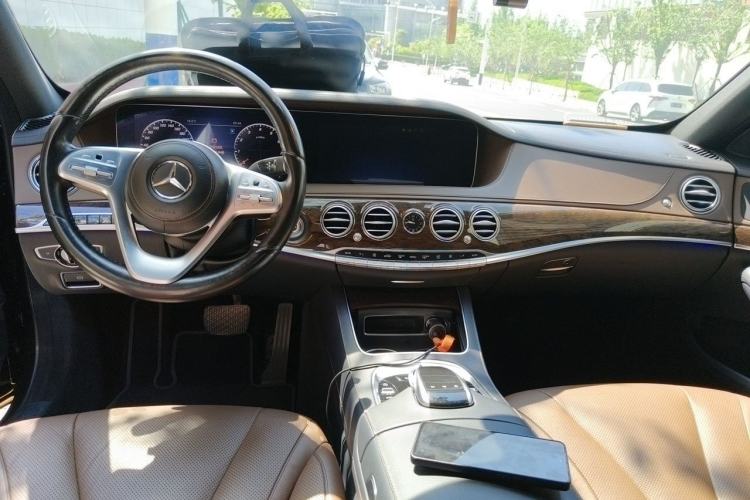 Used Mercedes-Benz S-Class 2018 S 320 L Center Console