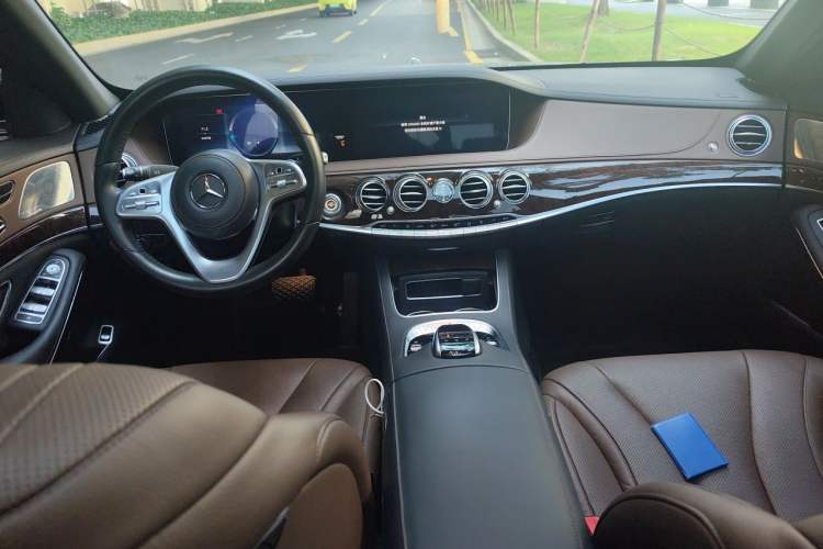Used Mercedes-Benz S-Class 2018 S 450 L Center Console