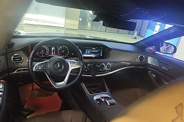 Used Mercedes-Benz S-Class 2018 S 320 L Center Console