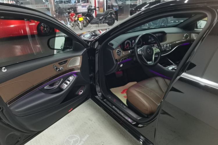 Used Mercedes-Benz S-Class 2018 S 320 L Driver Seat
