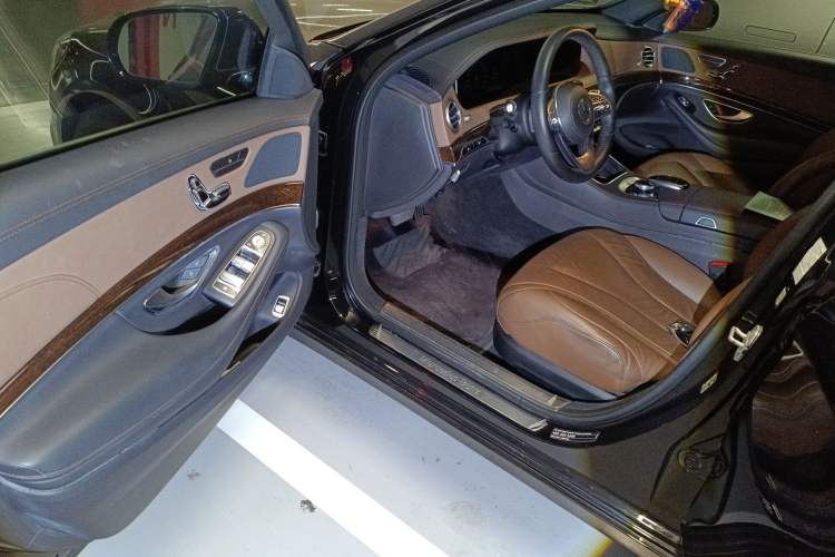 Used Mercedes-Benz S-Class 2018 S 320 L Driver Seat