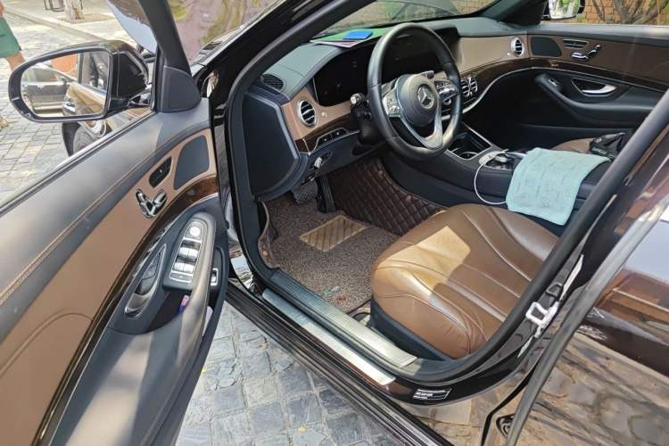 Used Mercedes-Benz S-Class 2018 S 320 L Driver Seat