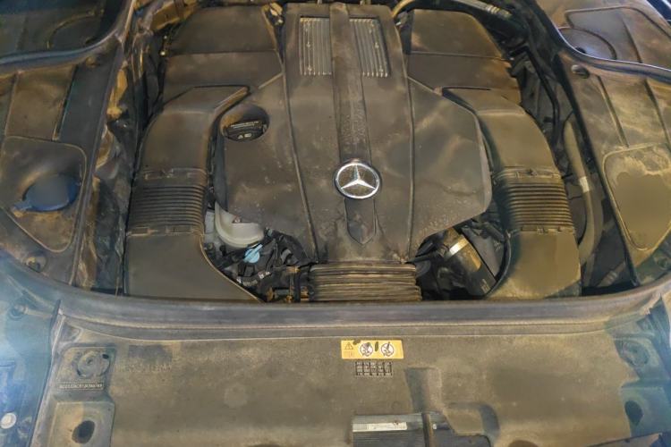 Used Mercedes-Benz S-Class 2018 S 320 L Engine Bay