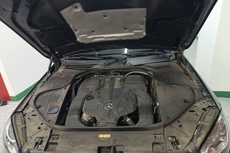 Used Mercedes-Benz S-Class 2018 S 320 L Engine Bay