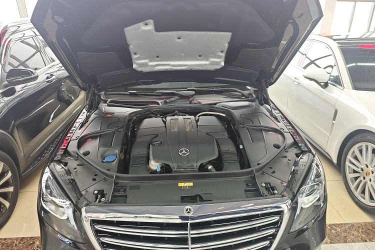 Used Mercedes-Benz S-Class 2018 S 320 L Engine Bay