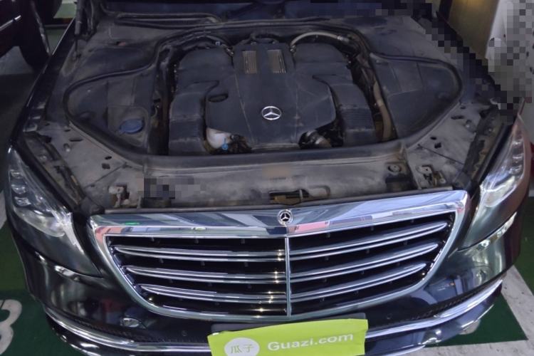 Used Mercedes-Benz S-Class 2018 S 320 L Engine Bay