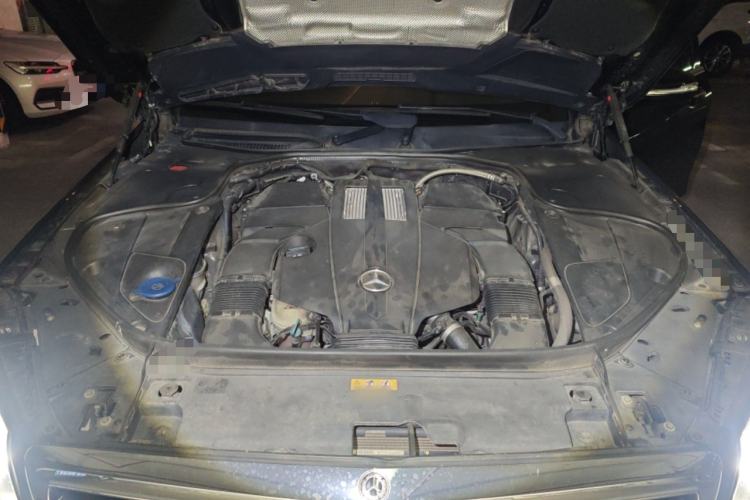 Used Mercedes-Benz S-Class 2018 S 320 L Engine Bay