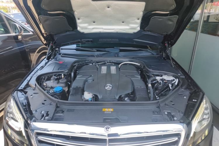 Used Mercedes-Benz S-Class 2018 S 320 L Engine Bay