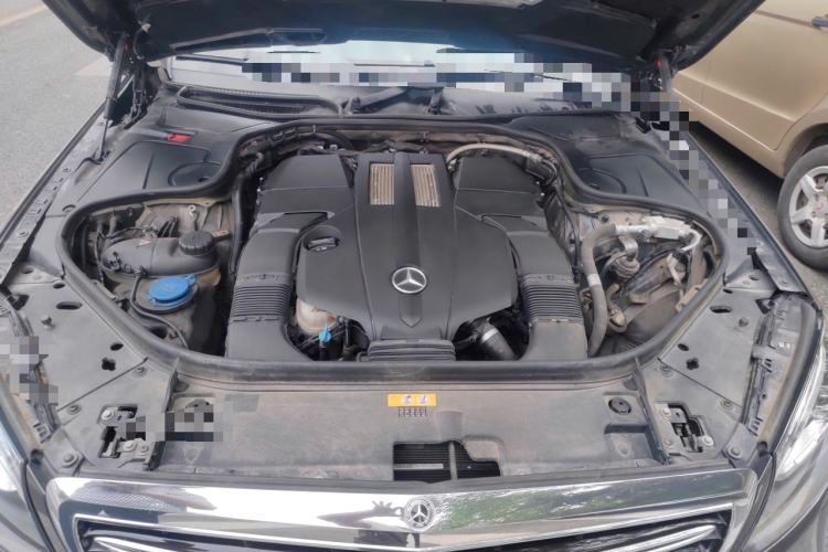 Used Mercedes-Benz S-Class 2018 S 320 L Engine Bay