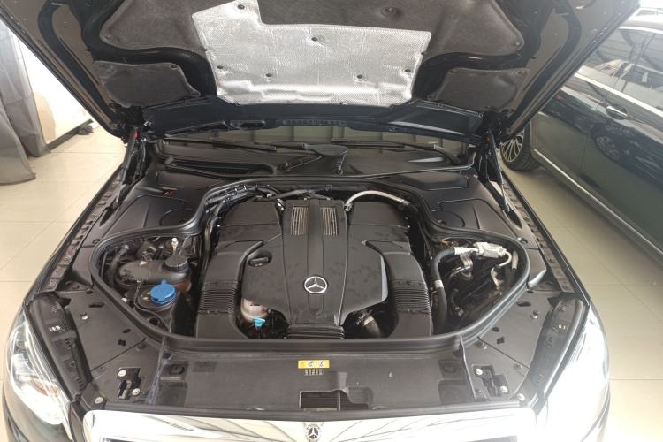 Used Mercedes-Benz S-Class 2018 S 320 L Engine Bay