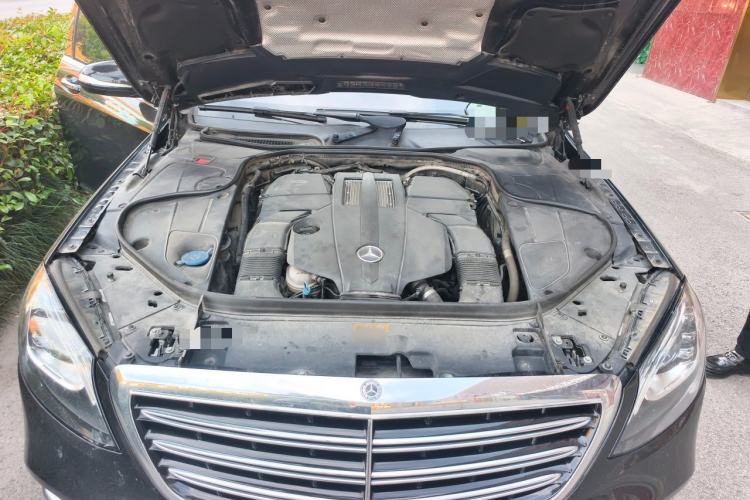 Used Mercedes-Benz S-Class 2018 S 320 L Engine Bay
