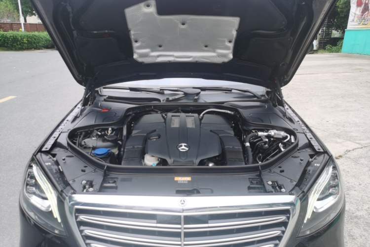 Used Mercedes-Benz S-Class 2018 S 450 L Engine Bay