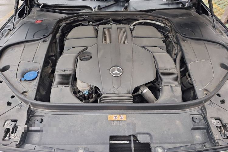 Used Mercedes-Benz S-Class 2018 S 320 L Engine Bay