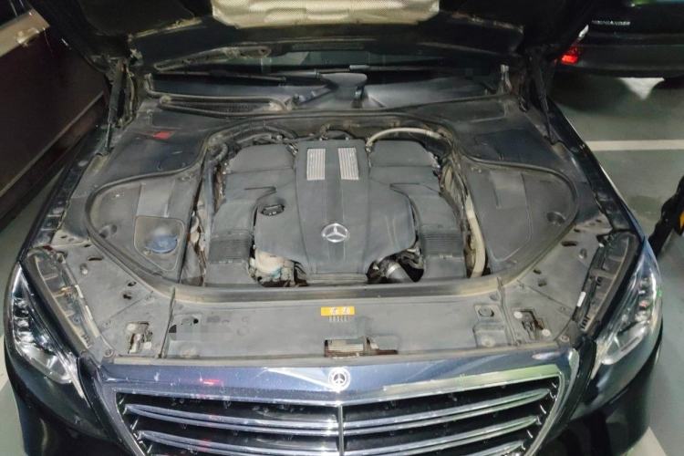 Used Mercedes-Benz S-Class 2018 S 320 L Engine Bay