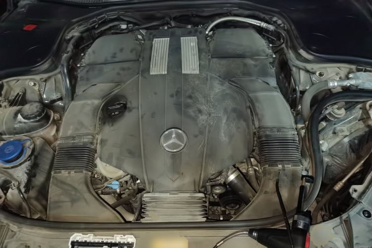 Used Mercedes-Benz S-Class 2018 S 350 L Engine Bay