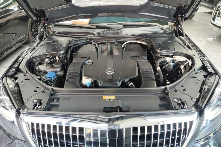 Used Mercedes-Benz S-Class 2018 S 320 L Engine Bay