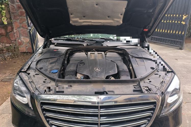 Used Mercedes-Benz S-Class 2018 S 320 L Engine Bay