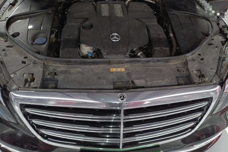 Used Mercedes-Benz S-Class 2018 S 320 L Engine Bay