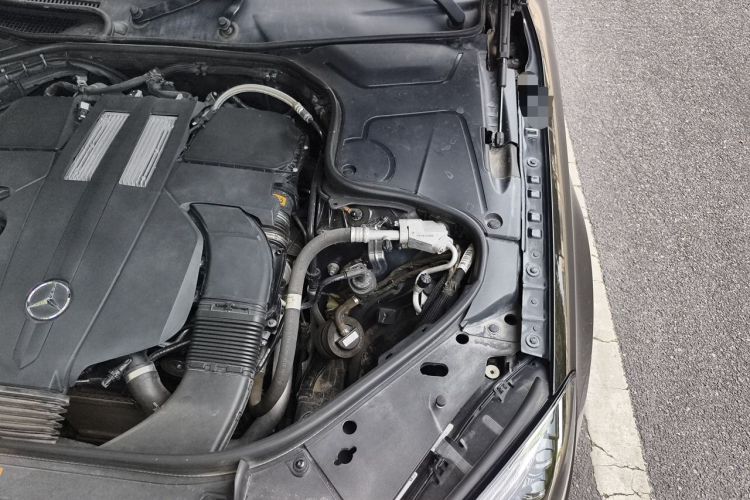 Used Mercedes-Benz S-Class 2018 S 320 L Engine Bay Left
