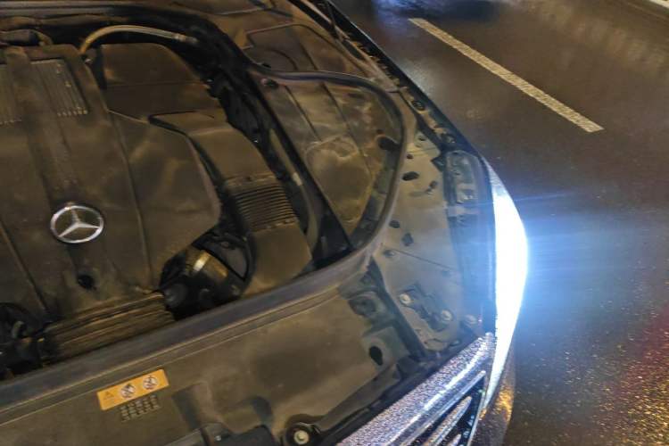 Used Mercedes-Benz S-Class 2018 S 320 L Engine Bay Left