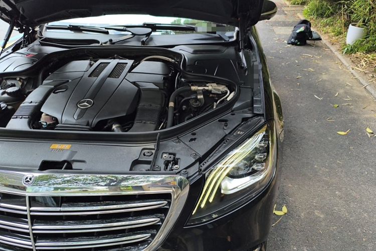 Used Mercedes-Benz S-Class 2018 S 350 L Engine Bay Left