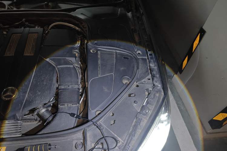 Used Mercedes-Benz S-Class 2018 S 350 L Engine Bay Left