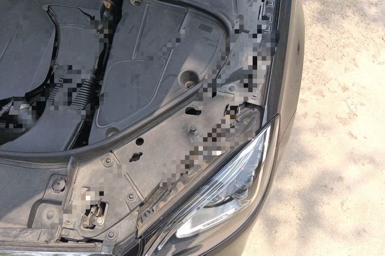 Used Mercedes-Benz S-Class 2018 S 320 L Engine Bay Left