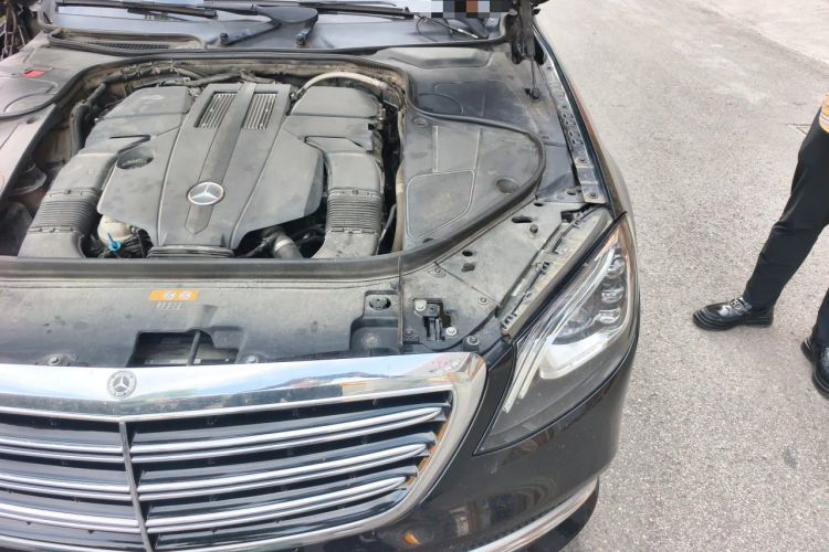 Used Mercedes-Benz S-Class 2018 S 320 L Engine Bay Left