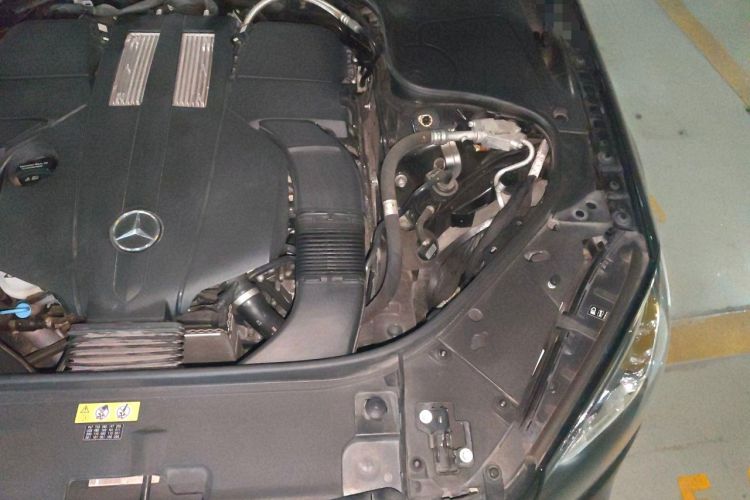 Used Mercedes-Benz S-Class 2018 S 350 L Engine Bay Left