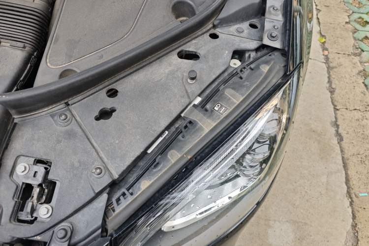 Used Mercedes-Benz S-Class 2018 S 320 L Engine Bay Left