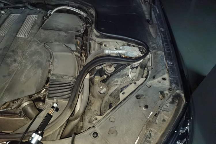 Used Mercedes-Benz S-Class 2018 S 350 L Engine Bay Left