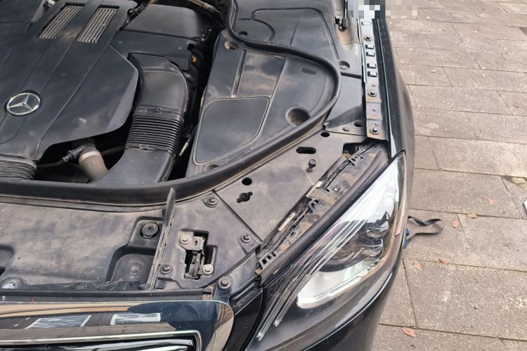 Used Mercedes-Benz S-Class 2018 S 320 L Engine Bay Left